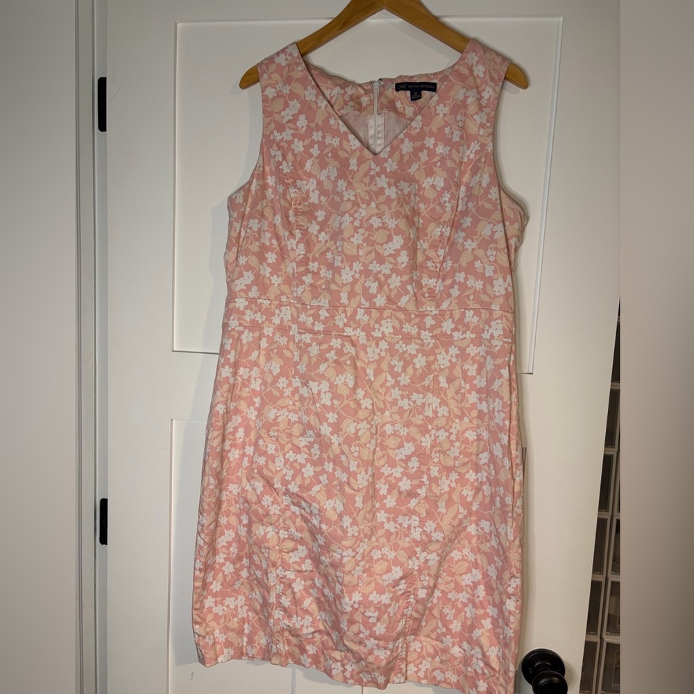Brooks Brothers Pink and White Floral V-Neck  Dress‎